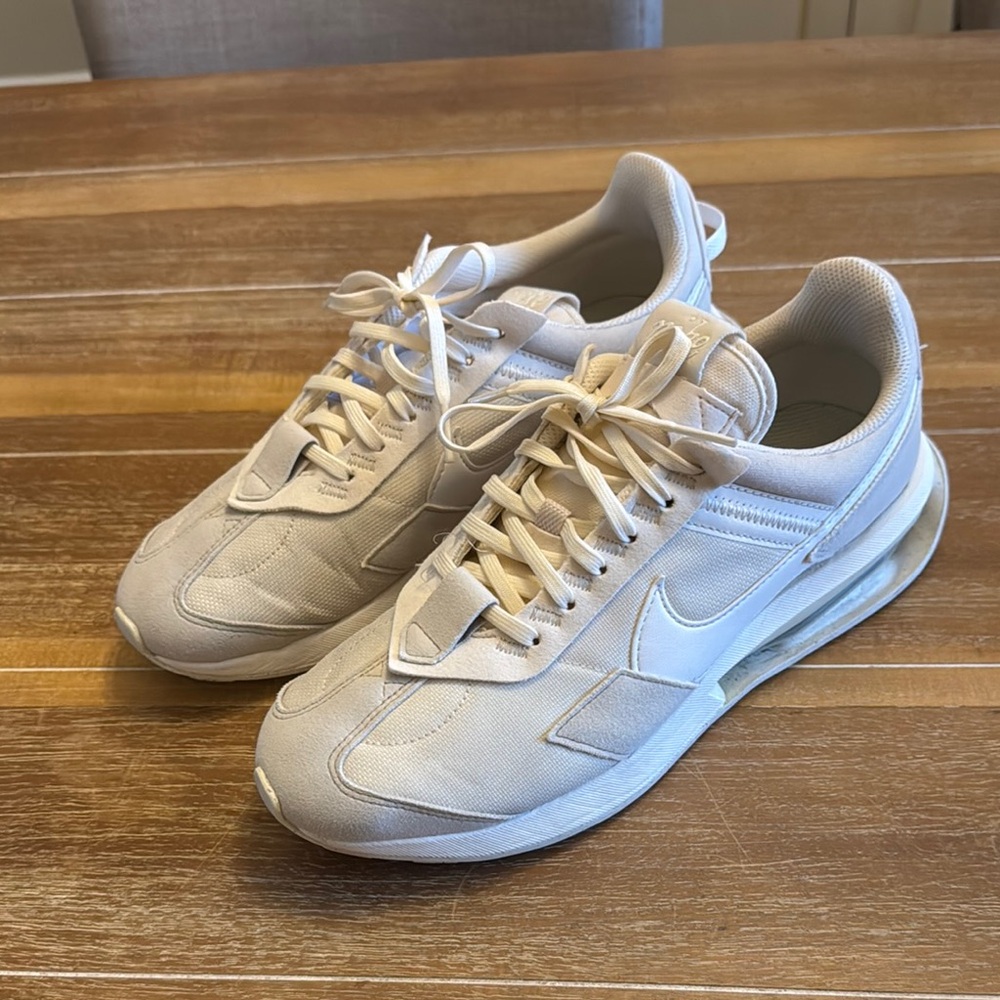 Nike women's air max pre-day shoes